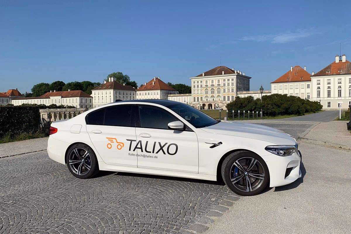 How much is a taxi from Hamburg Airport to city centre?