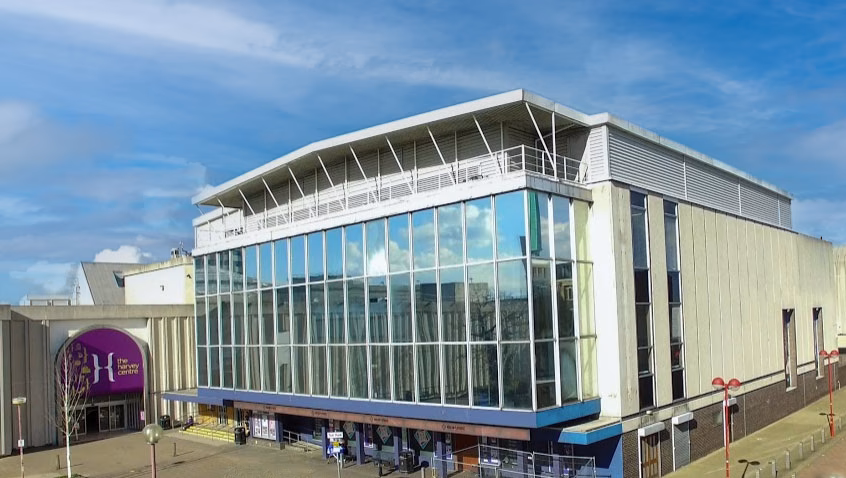 How long is the bus from Harlow Town station to Princess Alexandra Hospital?