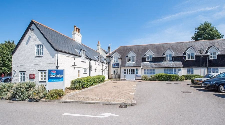 Does Portsmouth Hilsea have free parking?