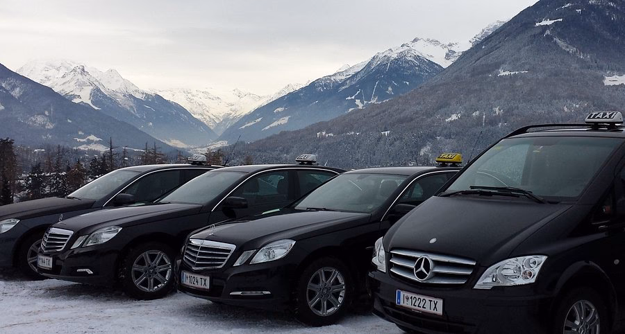 How to get from Innsbruck Airport (Inn) to Hbf?