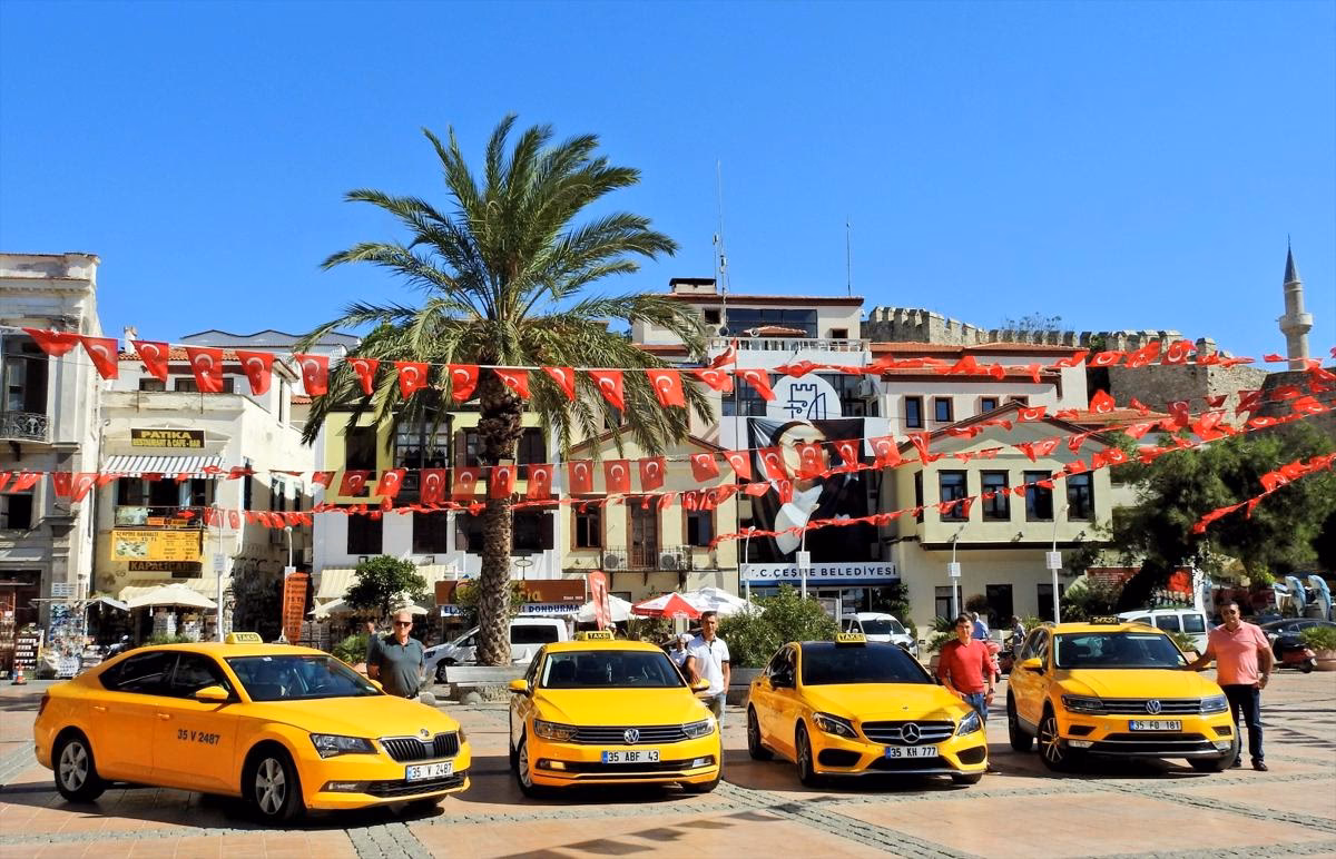 How much is a bus ticket from Kusadasi to Izmir?