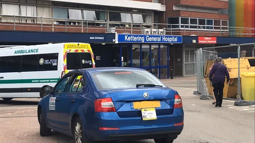 How much is a bus from Higham Ferrers to Northampton House?