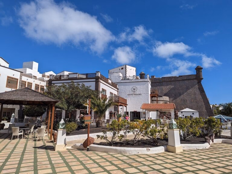 How do I get from Arrecife Airport to Gran Hotel & Spa?