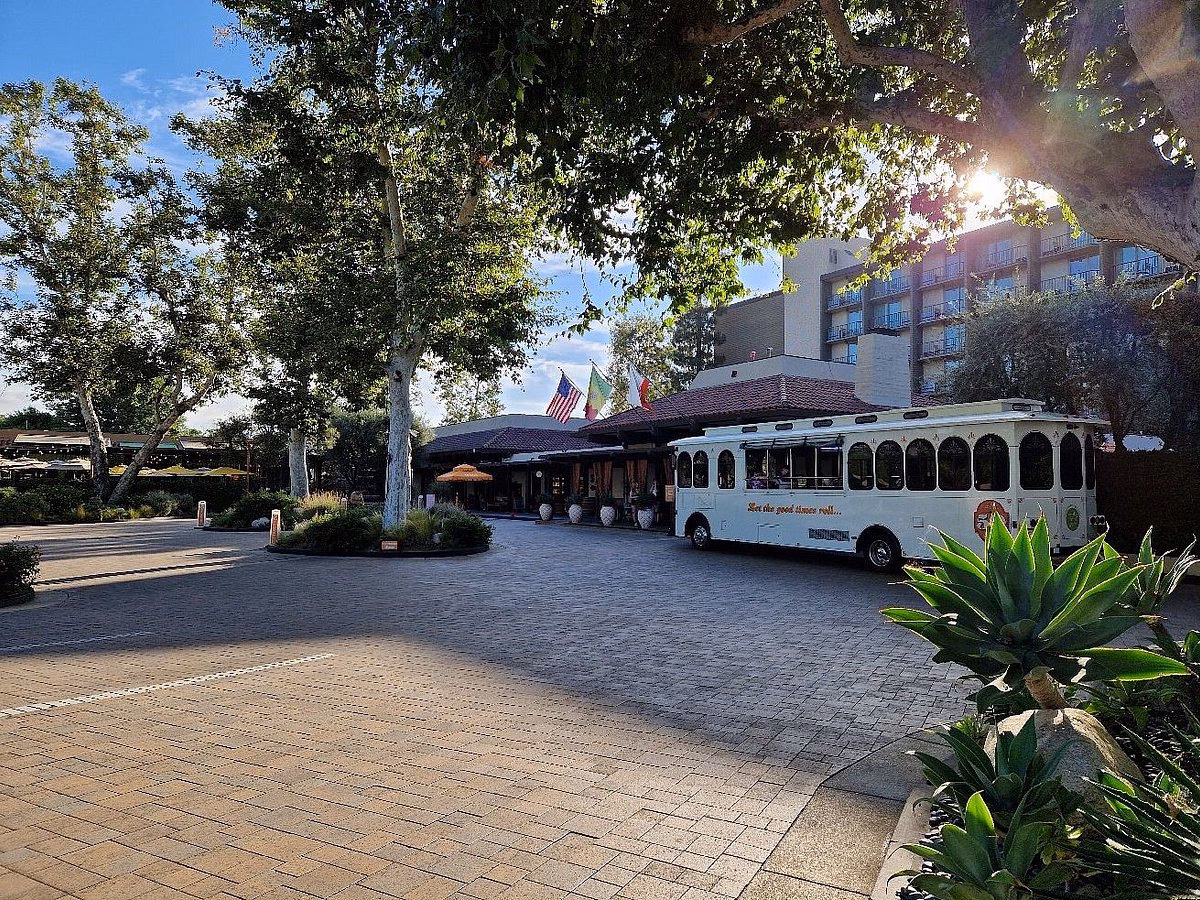 How much does it cost to stay at the Garland?