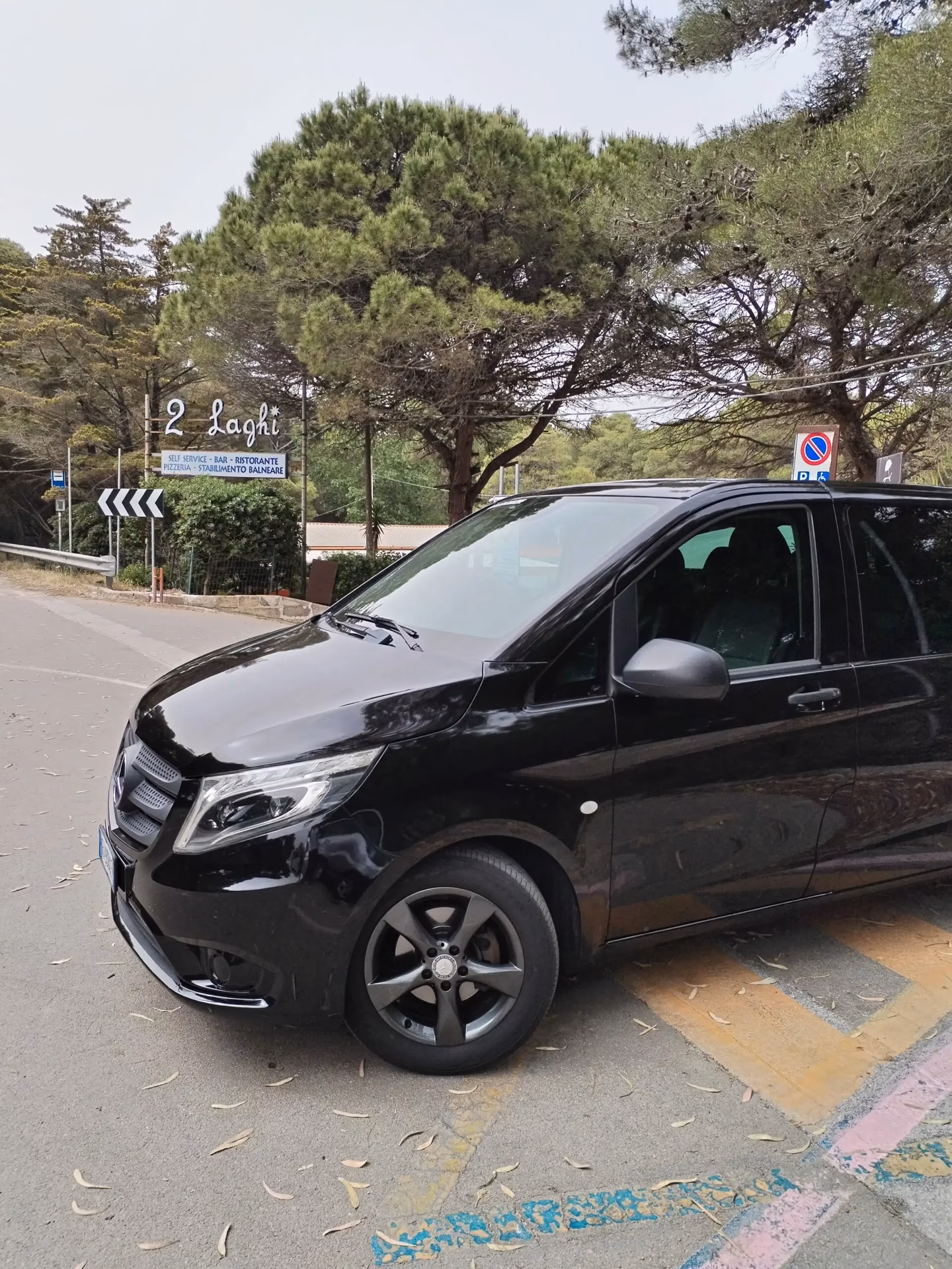 How to get from Brindisi Airport to Lecce?