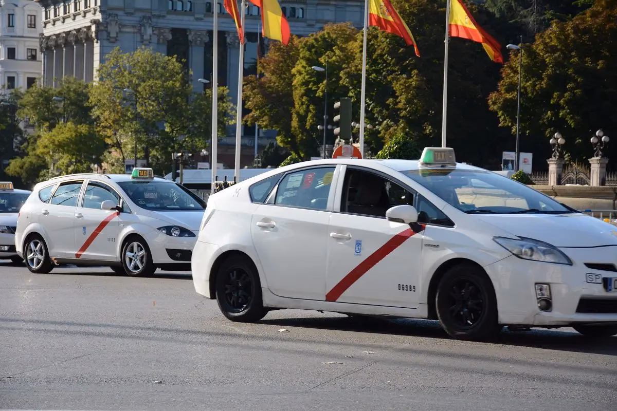 How to get from Valencia Airport to Madrid?