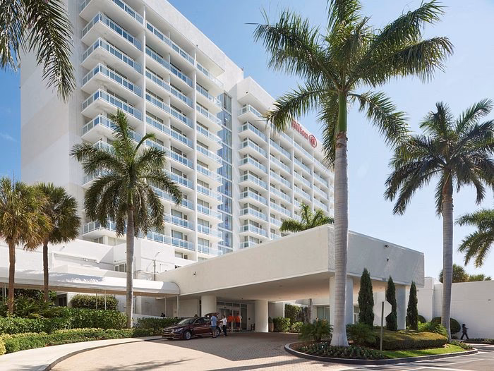 How to get from Miami Airport to Arsht Metromover?