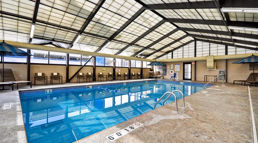 Does Hyatt Place Minneapolis Airport - South have airport shuttle?