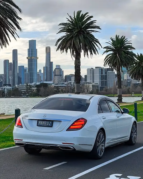 How far is Mount Eliza from Melbourne CBD?