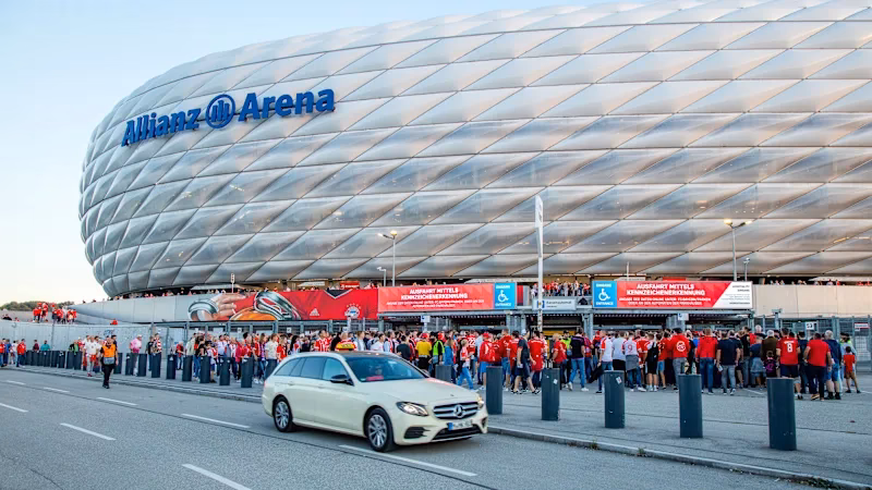 How do I get to the Allianz Arena in München-Fröttmaning?