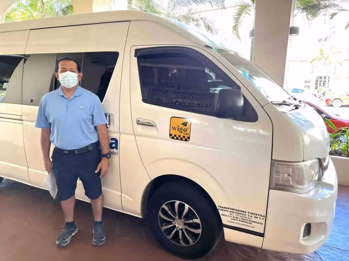 How much does it cost to drive from Oaxaca to Puerto Escondido?