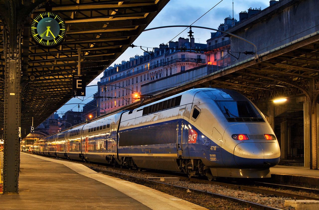 How to get from Paris airport to Reims?