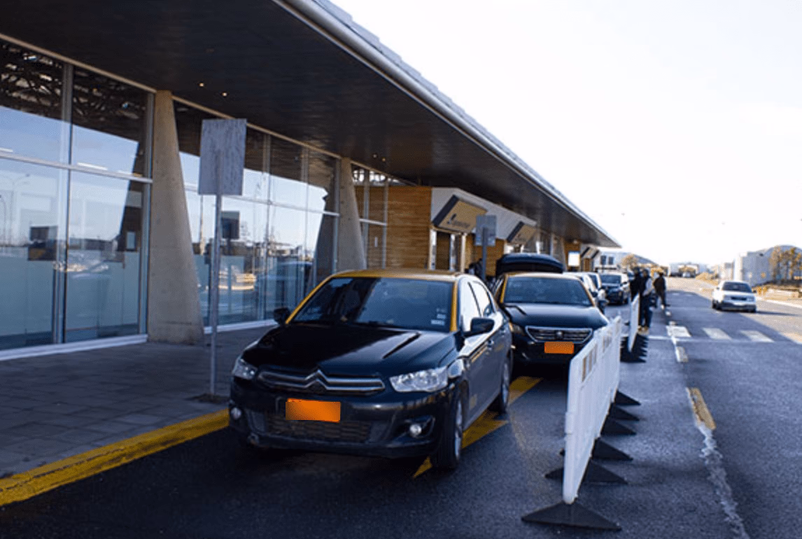 How much does a taxi cost in Punta areas?