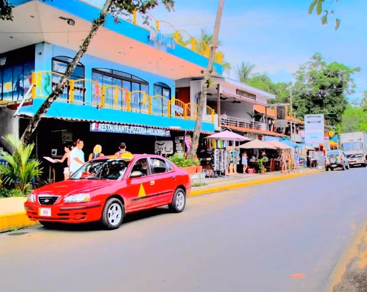 How to get from Quepos to Manuel Antonio National Park?