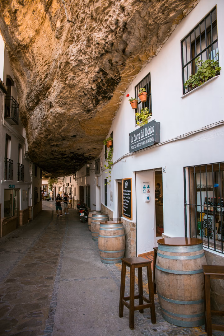 How much does a bus from Ronda to Setenil cost?