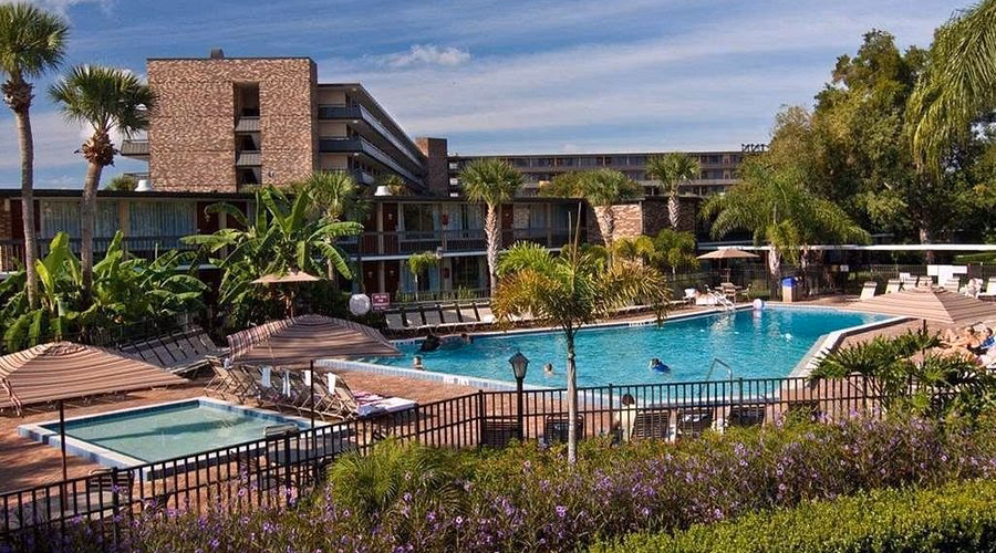 How to get from Rosen Inn to Disney World?