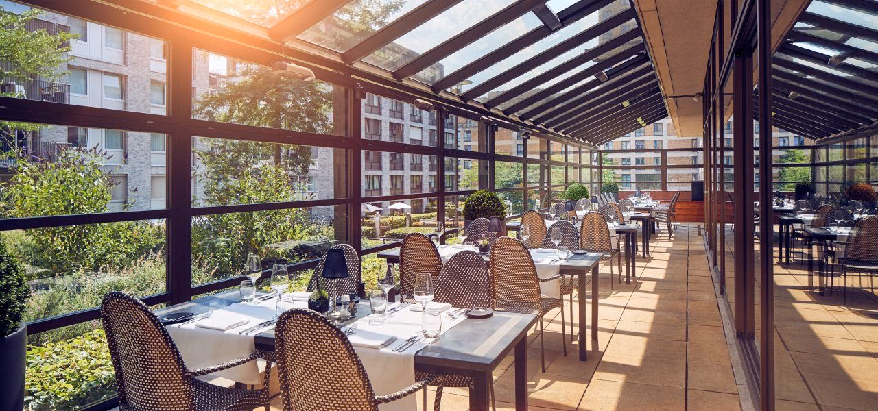 Is there a train from Schiphol Airport to Amsterdam Lelylaan?