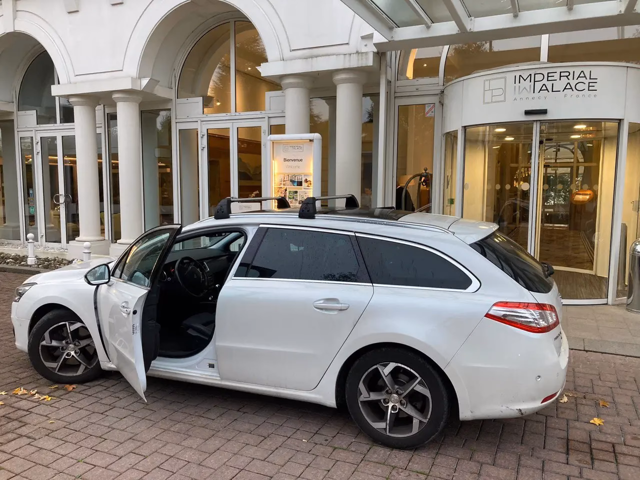 How to get a taxi in Geneva?