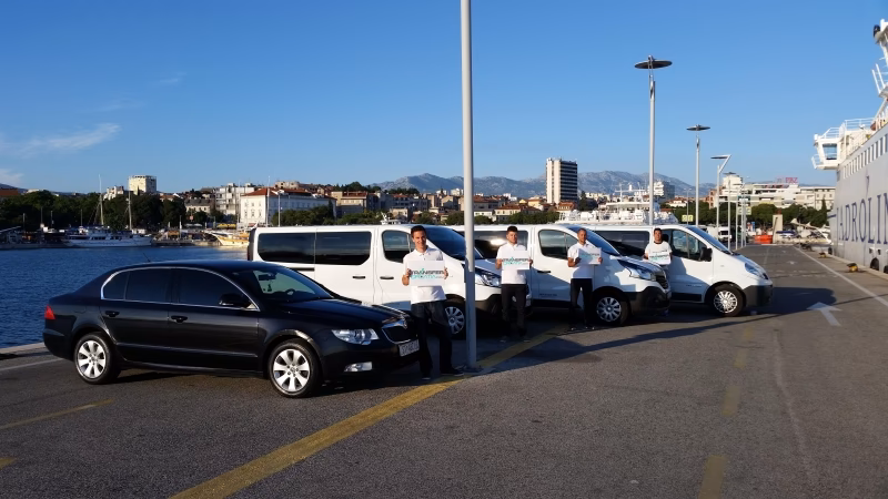 How far is Tisno from split?