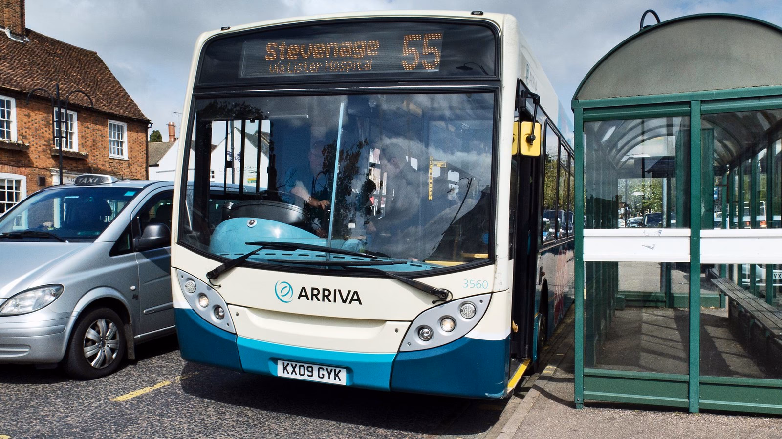 How long is a bus from Lister Hospital to Methodist Church?