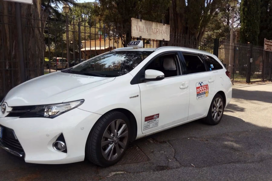 How much does it cost to visit Hadrian's Villa?