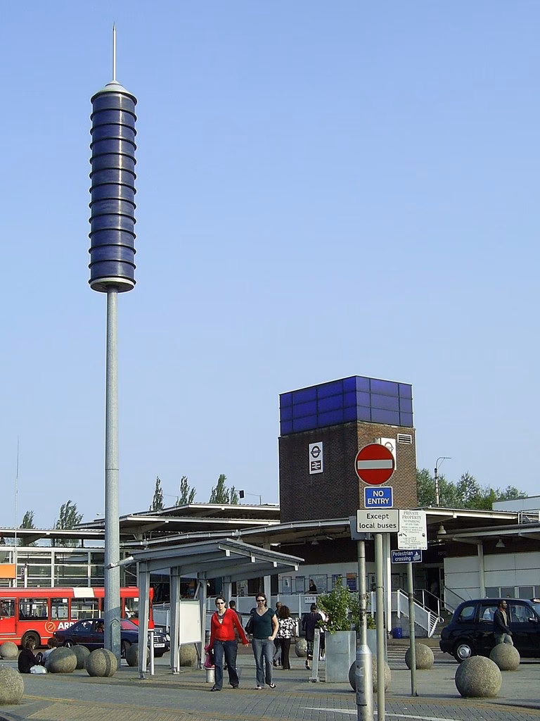 How much does it cost to get from Tottenham Hale to London?