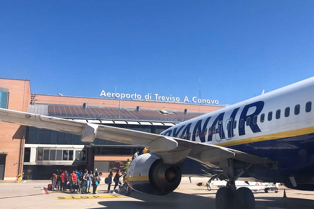 How to get from Treviso Airport to Cavallino?