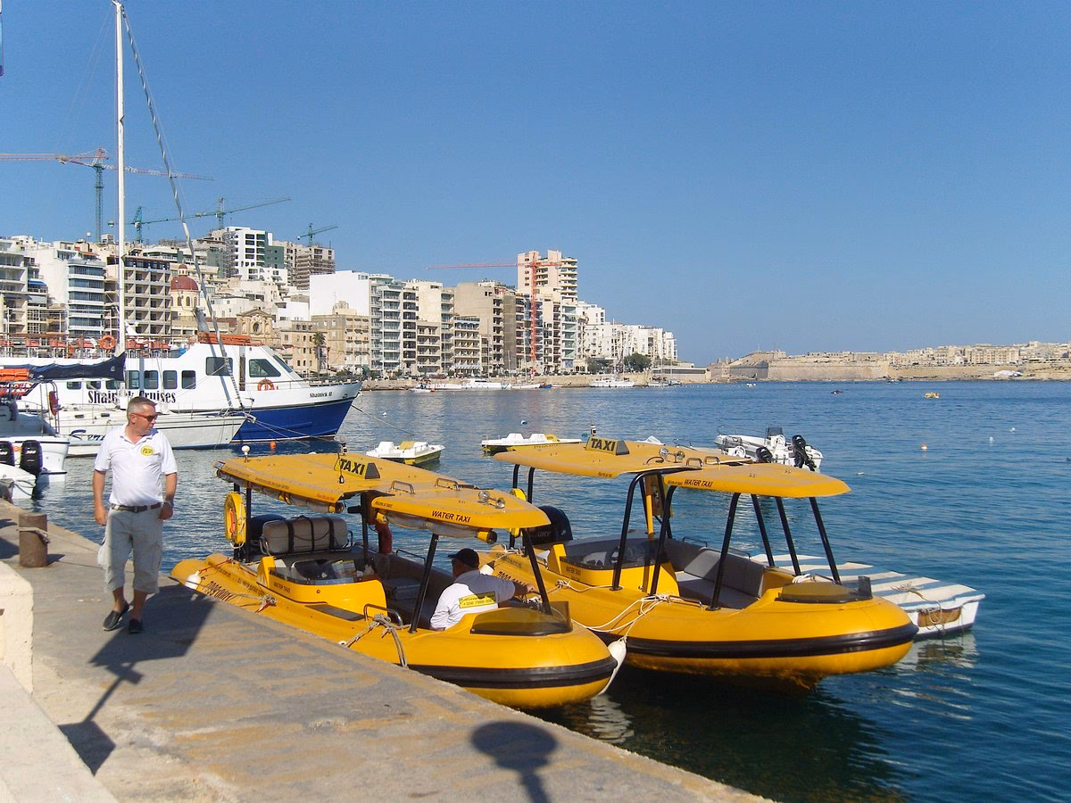 Does Valletta Waterfront have free parking?