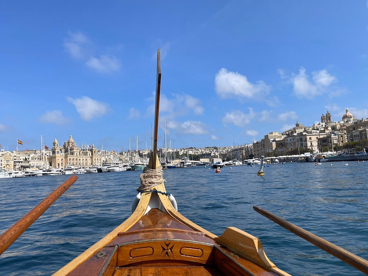 Does Valletta Waterfront have free parking?