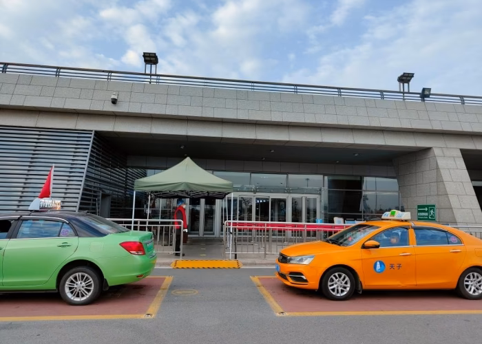 How to get from Xi'an North railway station to terracotta warriors?