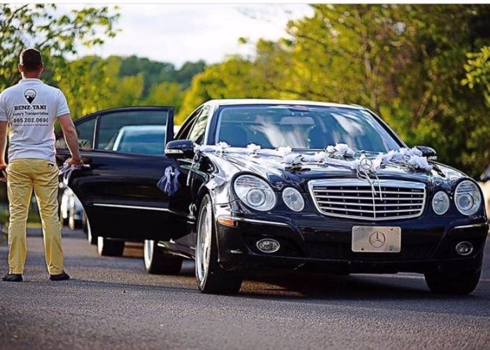 Which taxi service is best according to reviews?