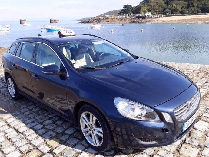 How to book a taxi in Welwyn Garden City?