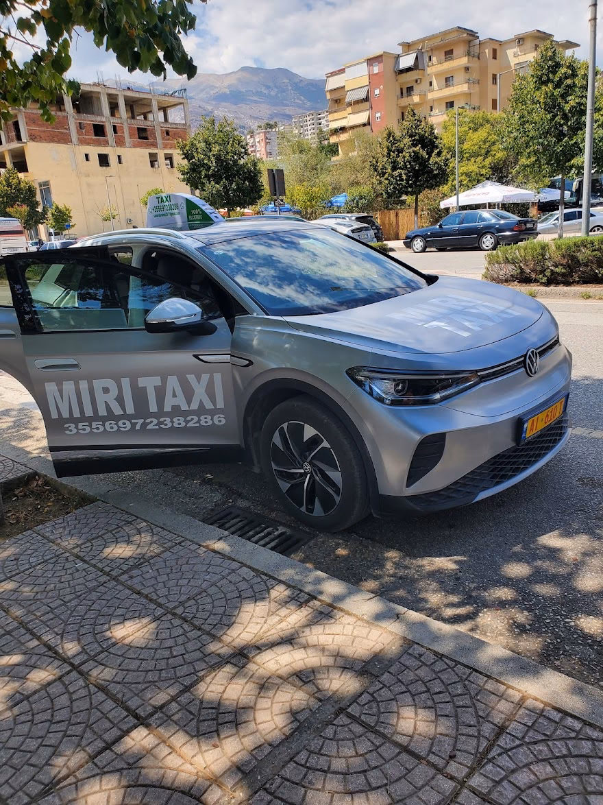 How much is a taxi from Berat to Gjirokaster?