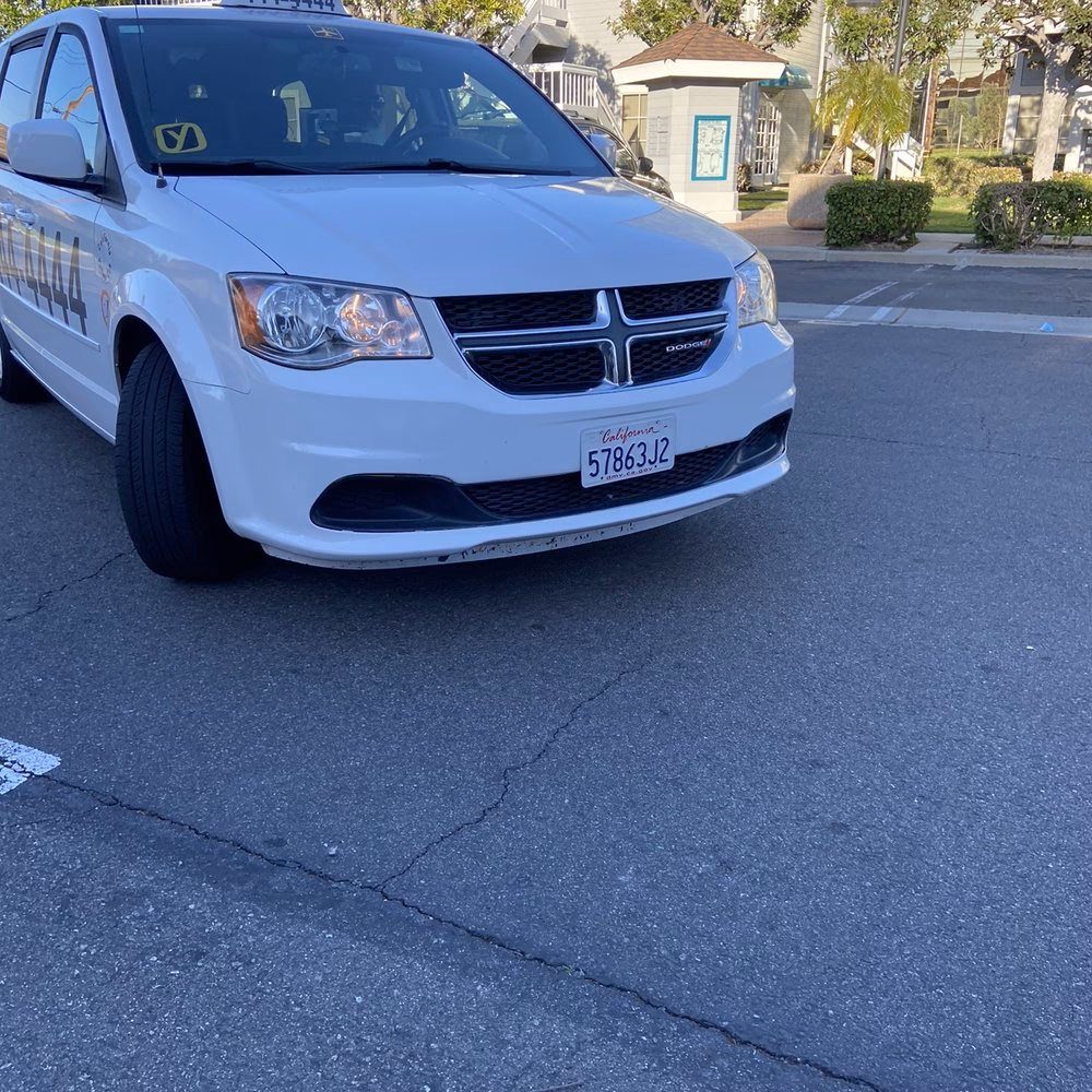 What is the best taxi service in Santa Ana?