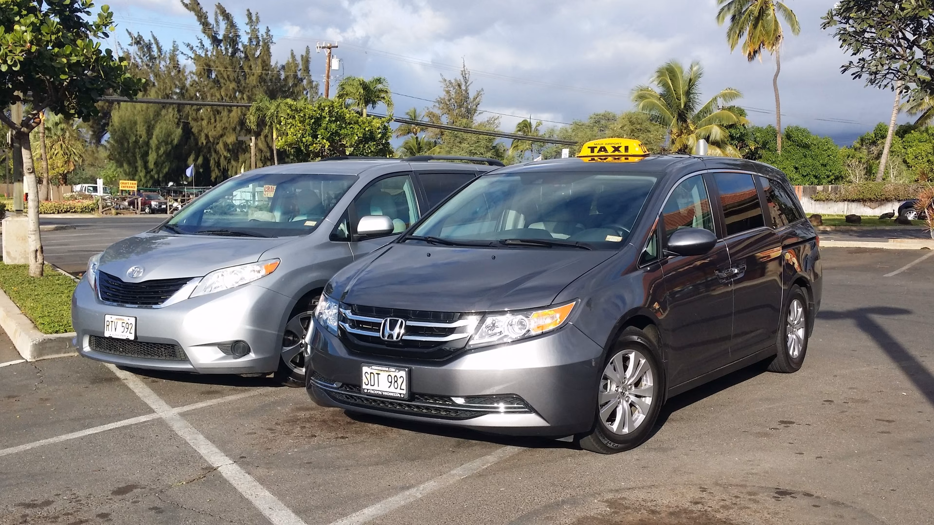 How do I get a taxi from Maui Airport?