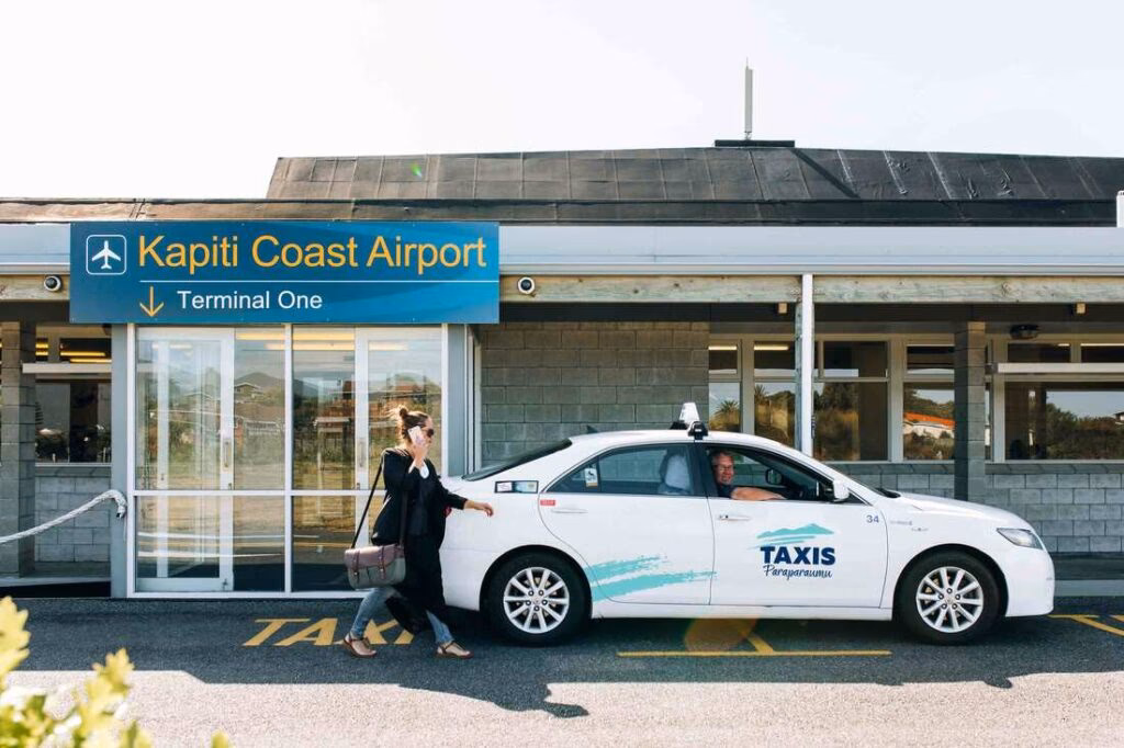 What is Paraparaumu taxi service?