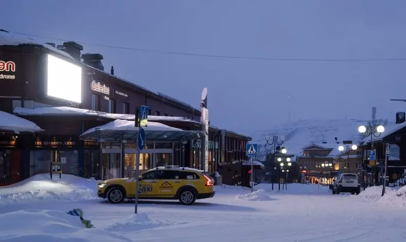 How far is Kiruna Airport?