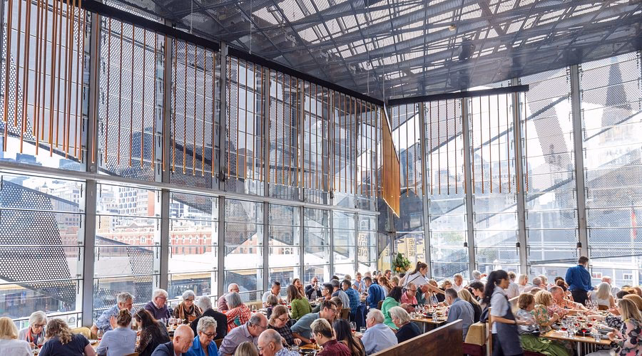 Is taxi kitchen a good place to eat?