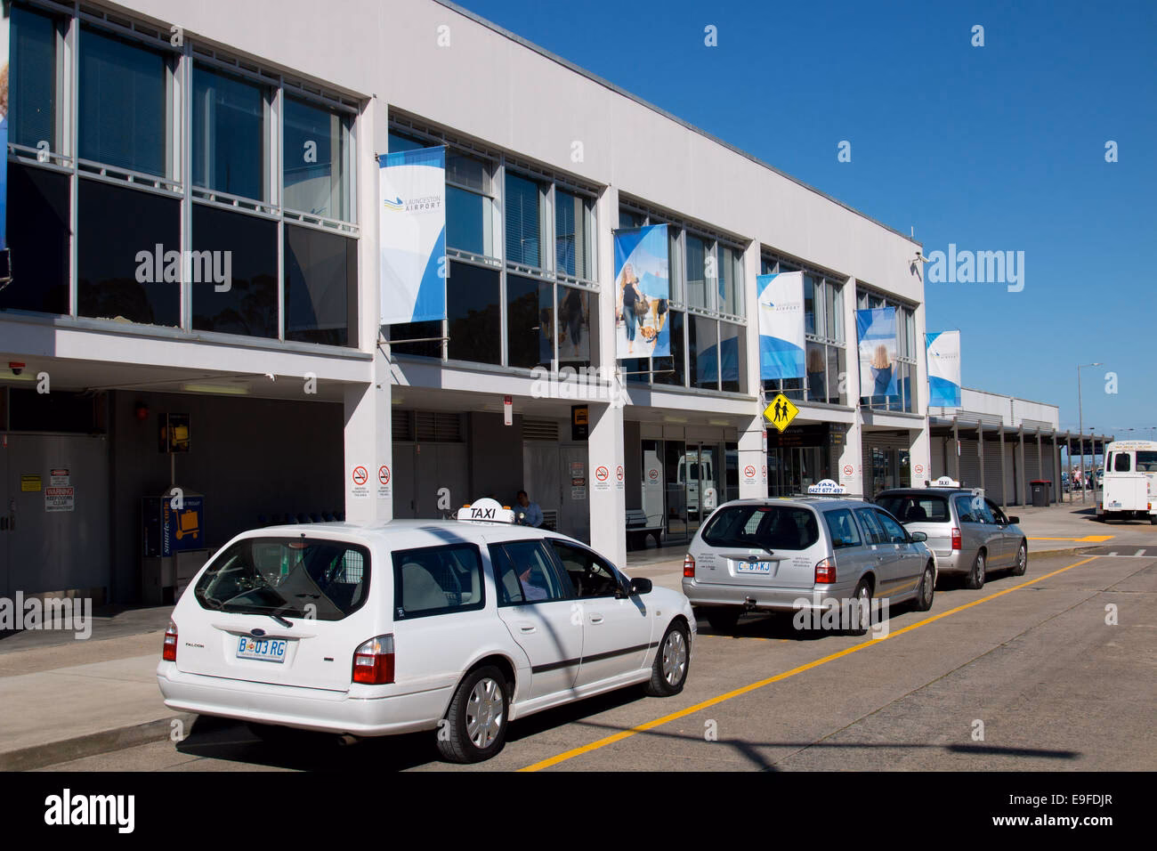 How far is city of Launceston from airport?