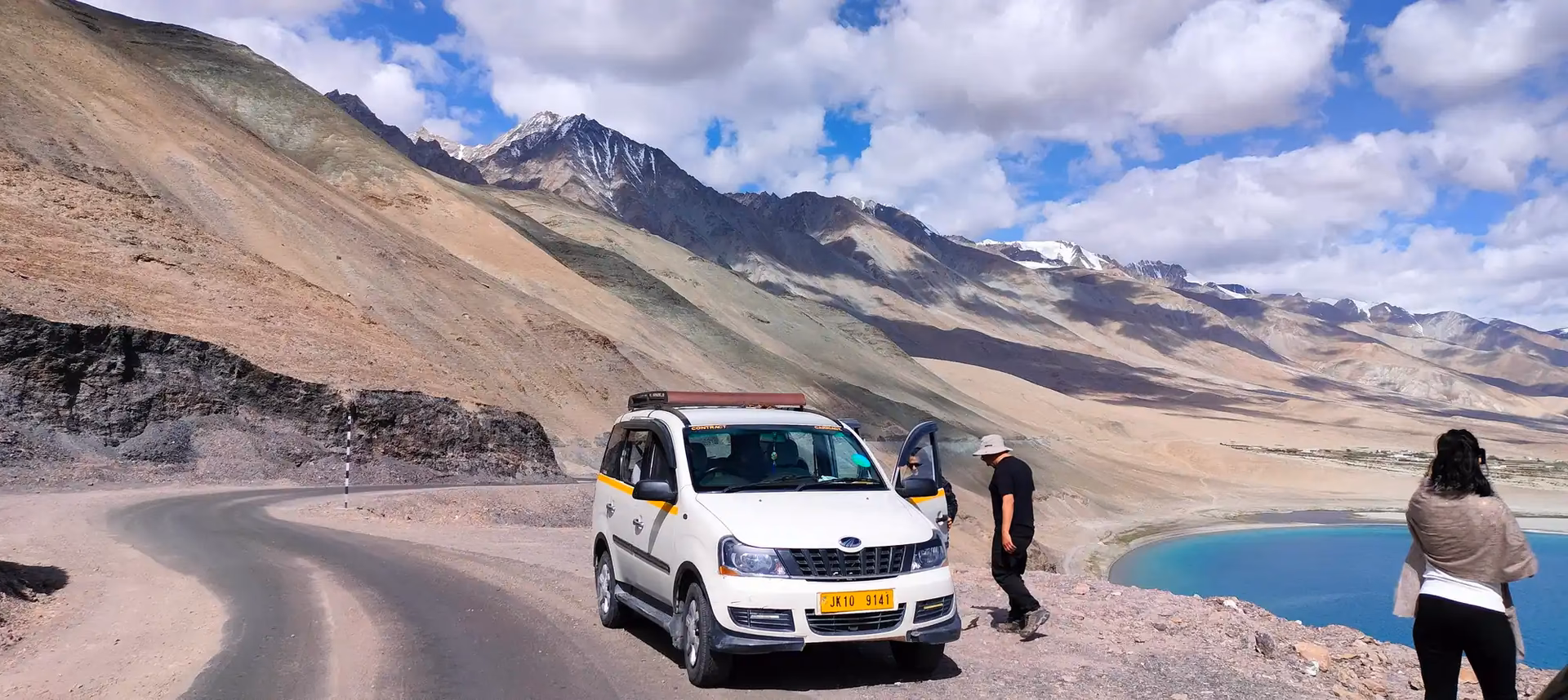 Why should you choose a taxi service in Leh?