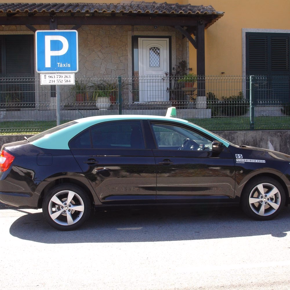 Quantos táxis existem em Lourosa?