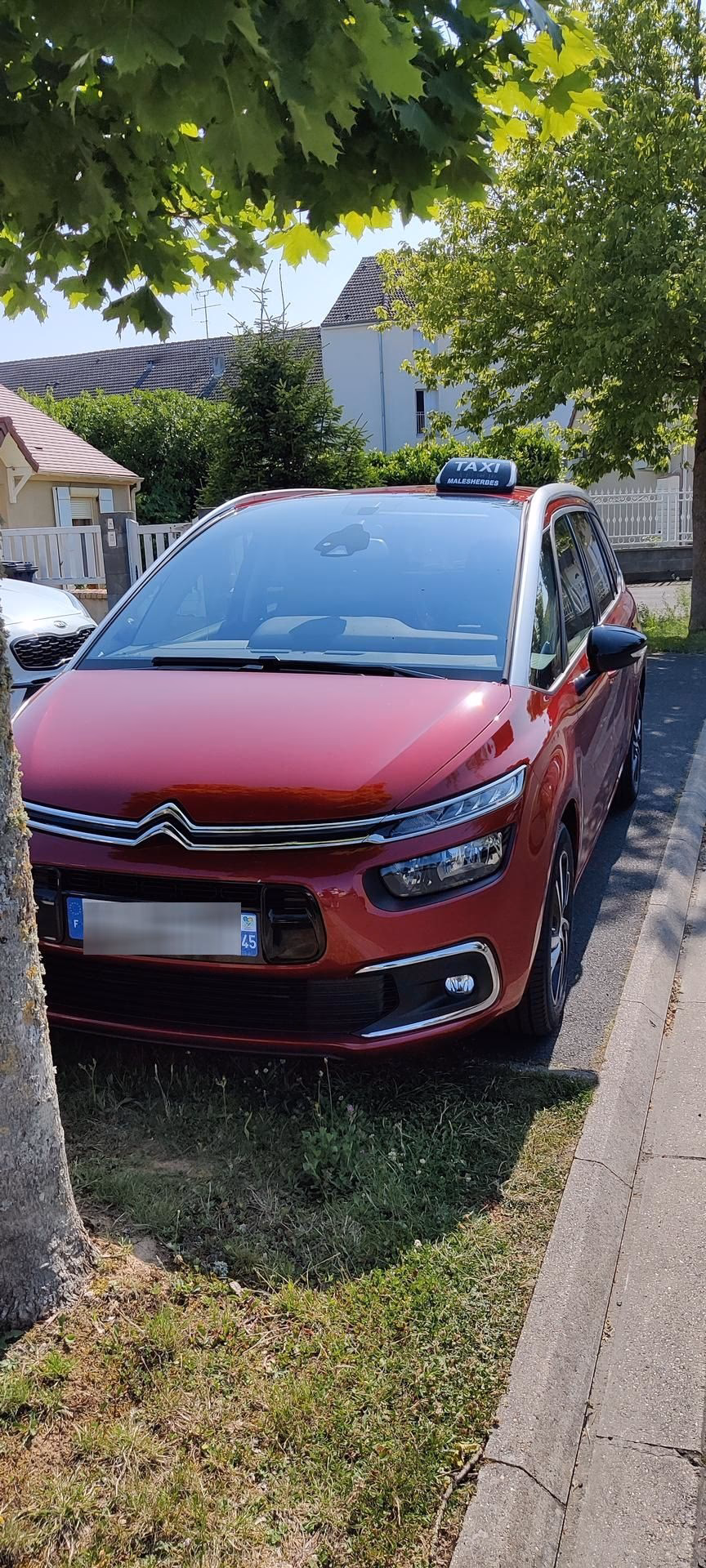 Est-ce que le secrétariat est ouvert à Malesherbes ?