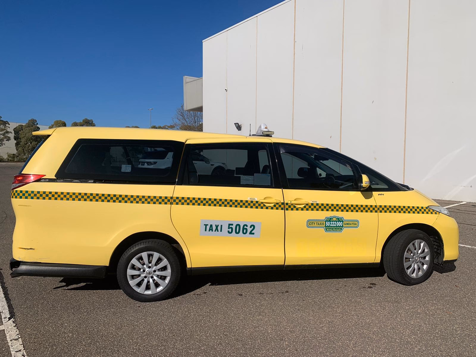 How does the taxi fare calculator work in Mildura?