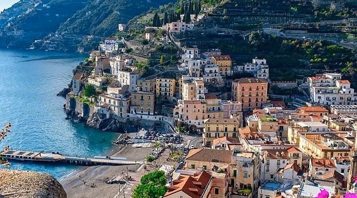 Who is the best taxi driver in Amalfi?