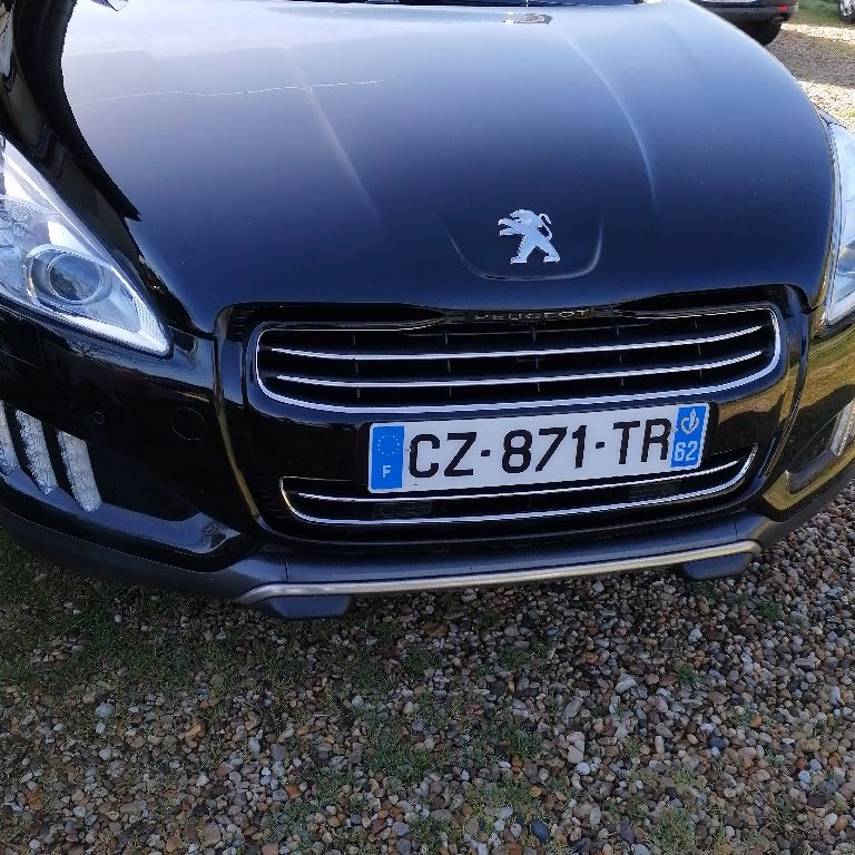 Comment puis-je réserver un taxi à Mont-de-Marsan ?