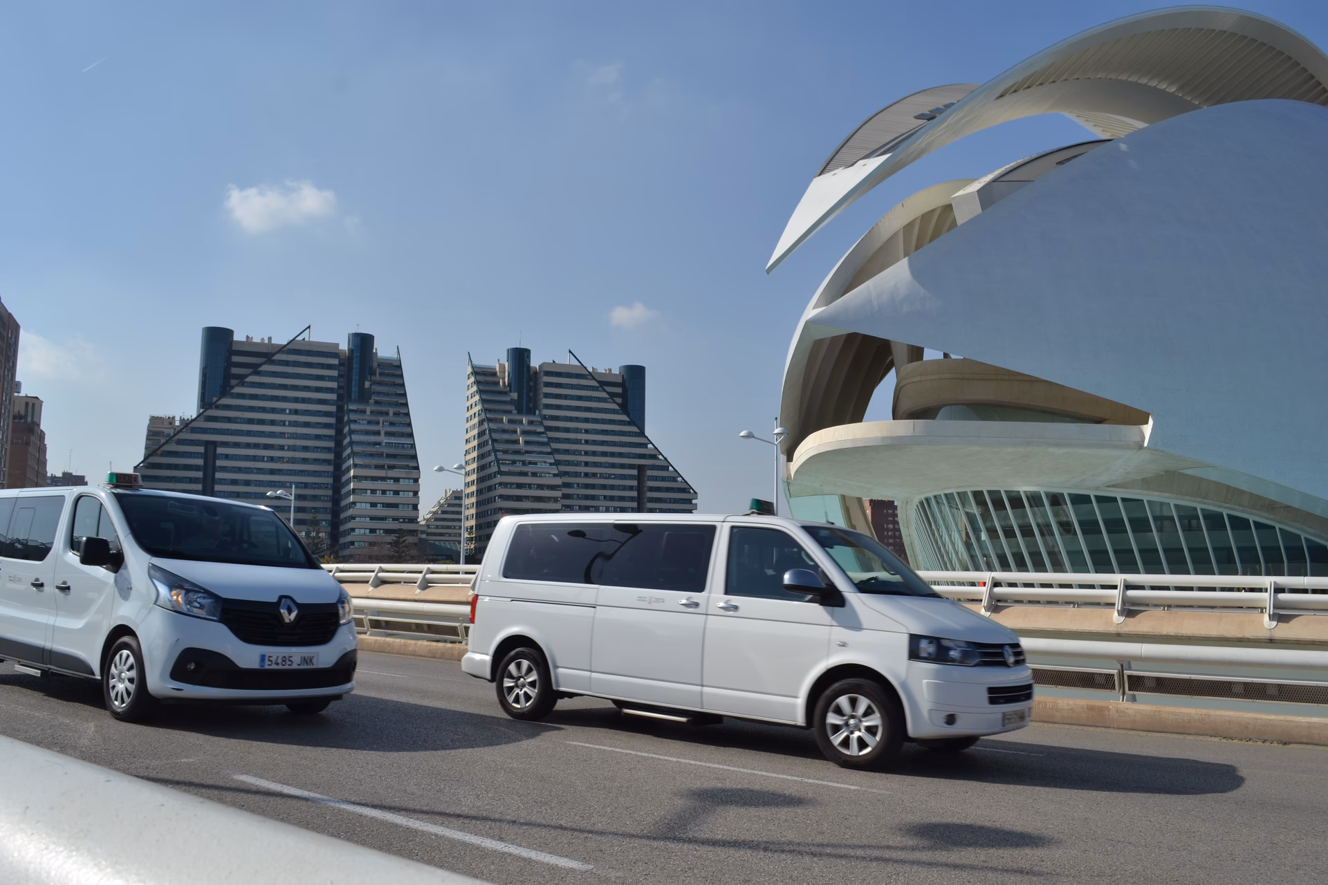 Is there a bus from Valencia Airport (VLC) to Moraira?