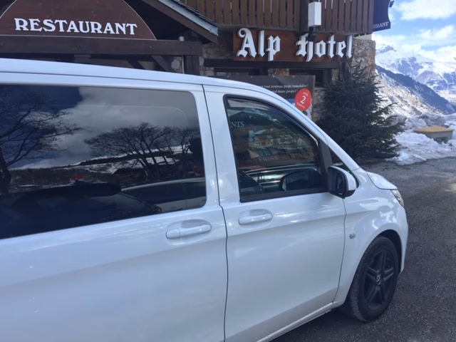 Where can I charge my car in Saint-Martin-de-Belleville?