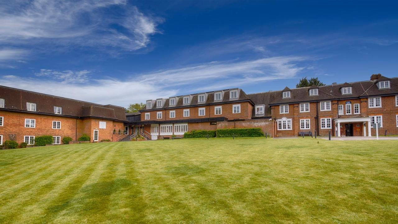 How far is Oyo Needham House Hotel from Little Wymondley?