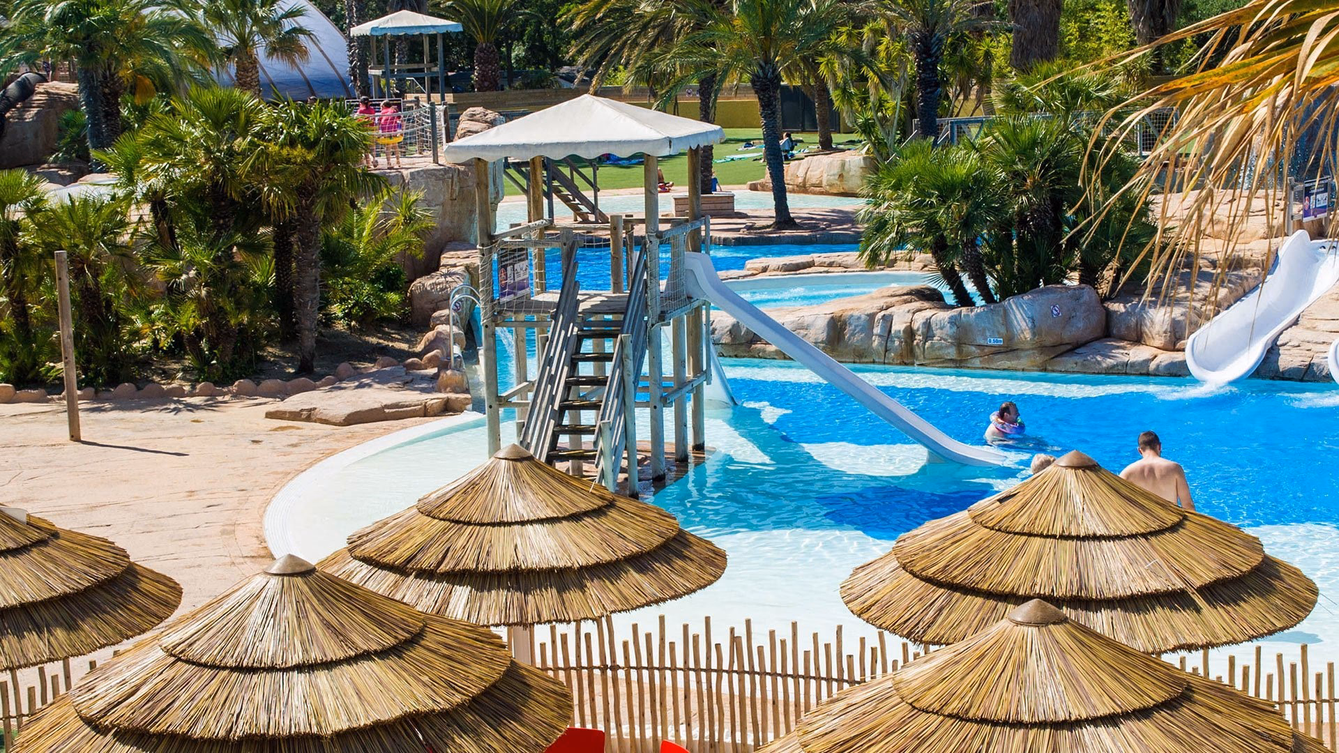 How to get from Barcelona cruise port to Camping Club La Sirène?