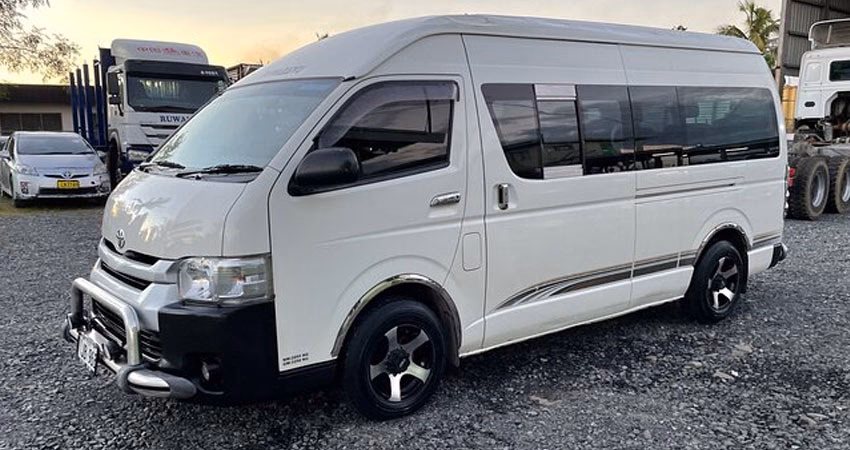 How to get from Perth Airport to Scarborough Beach?